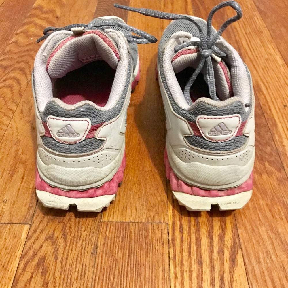 Women's Adidas Running Trail Shoes, size US 7.5 - Picture 4 of 5